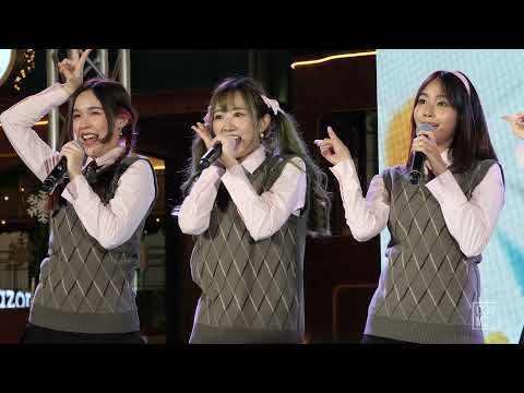 211212 DAISY DAISY Baiseol - Daisy Daisy @ Sora! Sora! Debut Stage Reach for the Sky [Fancam 4K 60p]