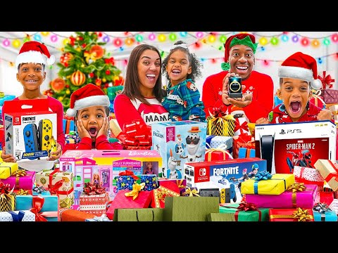 OPENING PRESENTS ON CHRISTMAS MORNING WITH THE PRINCE FAMILY!!