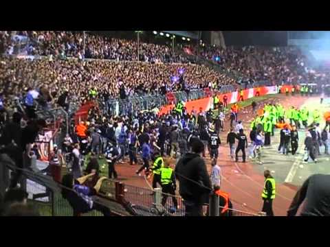 Letzten Sekunden KSC vs Jahn  Regensburg - Randale nach Schlusspfiff - Feiernde Regensburger Fans