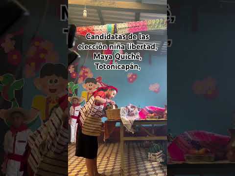 Candidatas de las elección niña libertad, Maya Quiché, aldea Chuanoj, Totonicapán, Guatemala