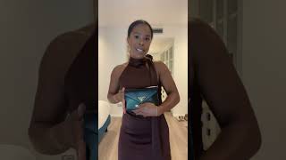 Love this outfit, yet I still can’t figure out the tie for the dress.