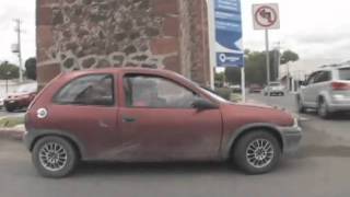 preview picture of video 'Gente imprudente al volante  queretaro santiago de queretaro avenida los arcos'