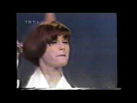 Emel Müftüoğlu   Faka Bastın TRT1