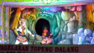 preview picture of video 'Seni Khas Topeng Dalang Sumenep Madura, JATIM, Indonesia'