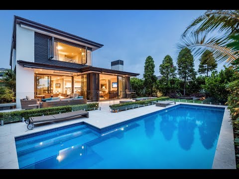 16 Lammermoor Drive, St Heliers