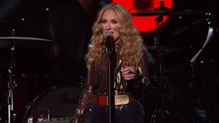Lee Ann Womack Performs Willie Nelson&#39;s &quot;Three Days&quot; (Live)