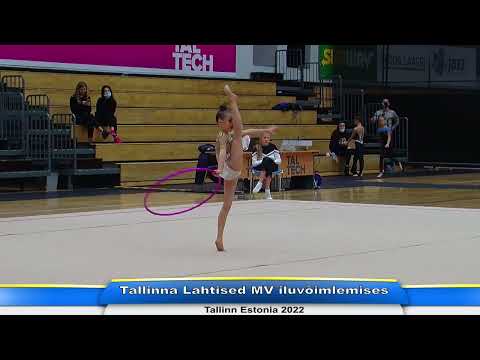 Mariela Usik, Tallin 2022 02. Pratimas su lanku.