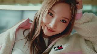 [影音] 220908 Nayeon x TOMMY JEANS 22 F/W