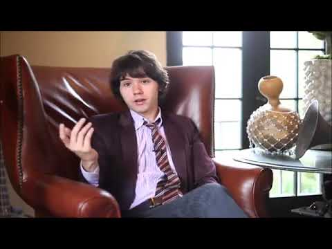 Ryan Ross of The Young Veins interviewed by MTV