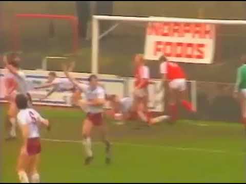 1988-89: Crewe Alexandra 2-3 Aston Villa (FA Cup)
