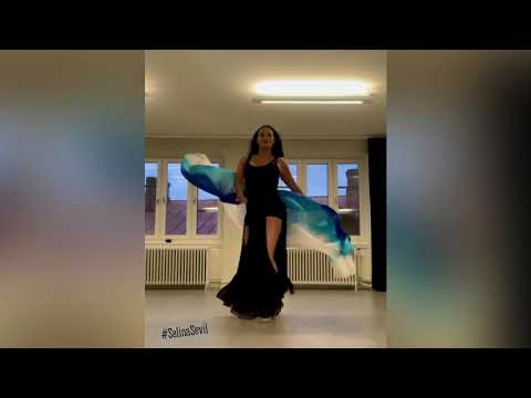 Belly dance with veil - Magdans med slöja - Magdansös Selina i Malmö