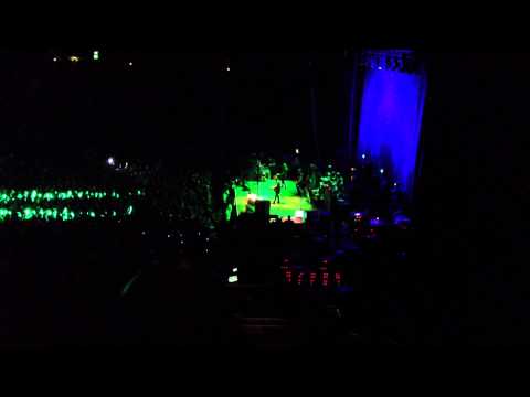 Slash Introduction Of The Band (Sydney Entertainment Centre 25/08/2012)