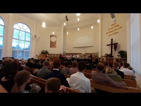 Люблю Господь Твой дом -Ich liebe Herr dein Haus -исполнила группа на русском и на немецском языке.