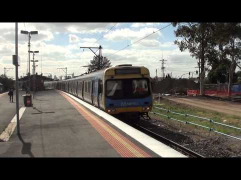 Trains at Middle Footscray - Melbourne Transport