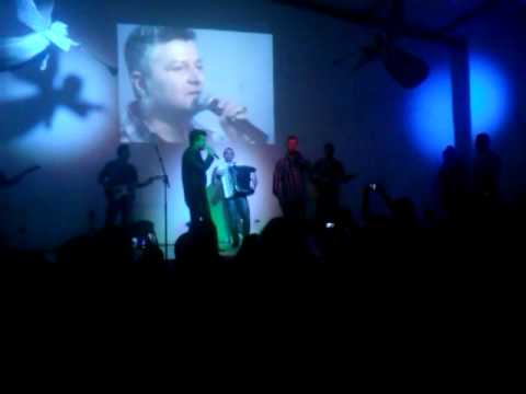 Toni Francis e Padre Evaldo Trevisan.