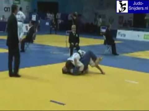 Judo 2009 Moscow: Csoknyai (HUN) - Ovcinnikovs (LAT) [-81kg].