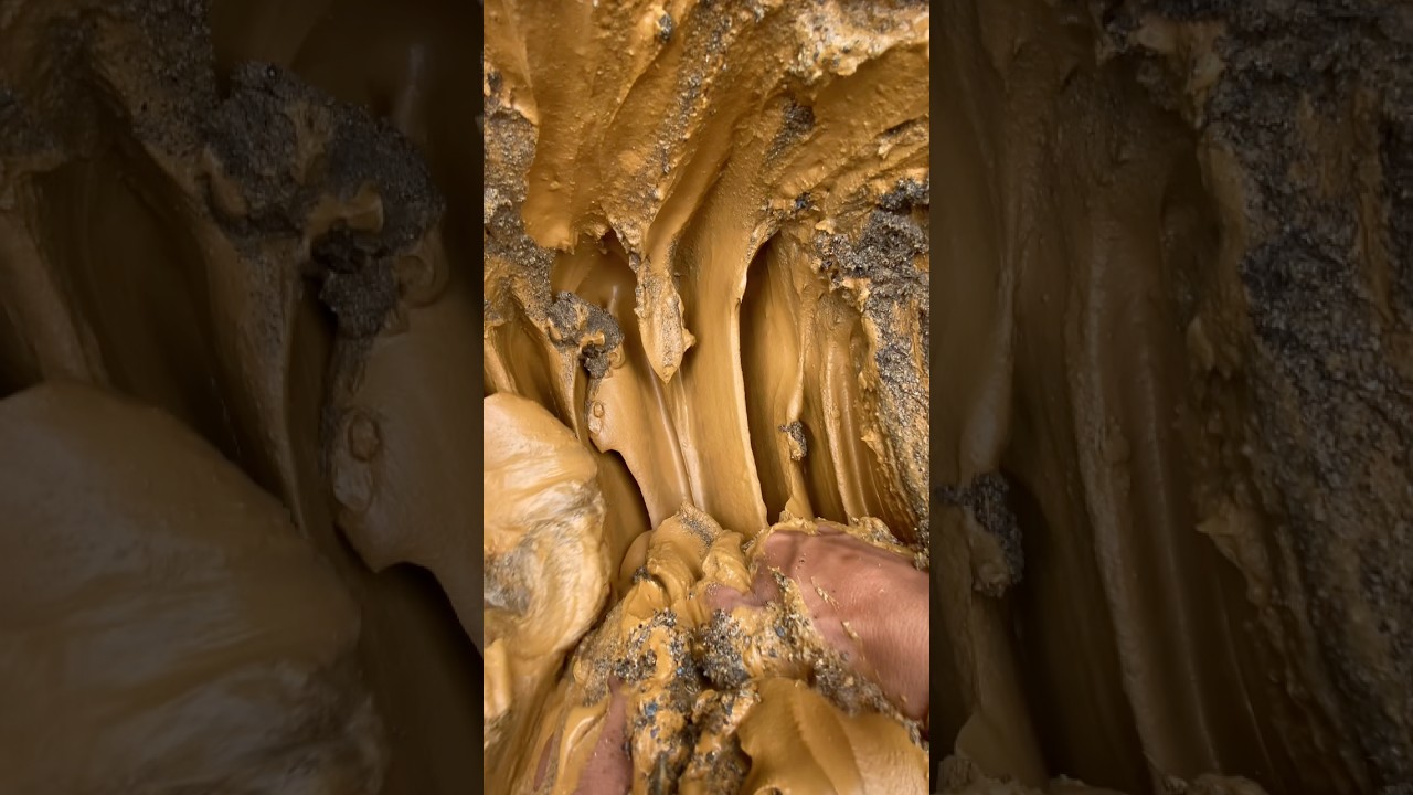 Sercet revealed! There’s a treasure trove of gold hidden  beneath this layer of sand! 🤯