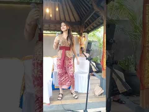 Sing ada engkebang - Cover Ayu Vita #coverlagubali