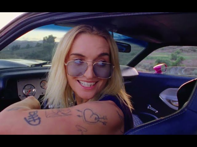 Video zu 'Bed On Fire' ansehen Video zu 'Bed On Fire' ansehen