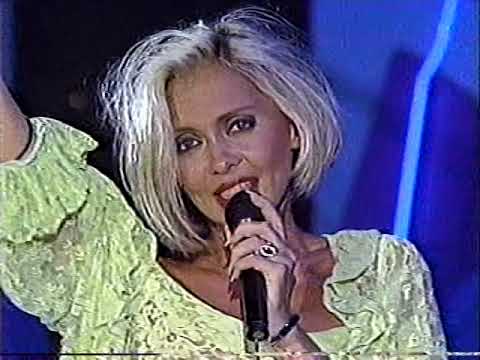 Stacey Q debuts new look & sound 9-16-89 late night TV