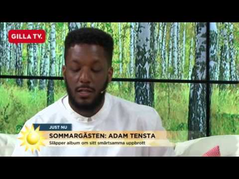 Här lämnar Adam Tensta Nyhetsmorgon mitt i sändning