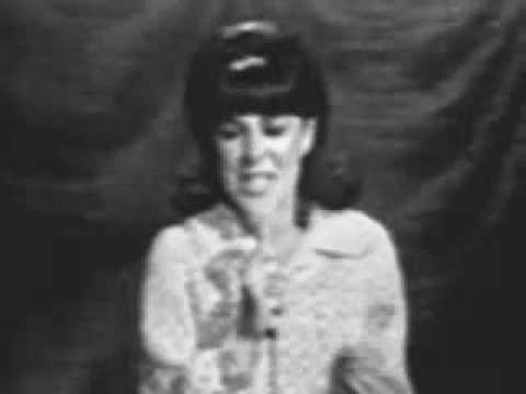 Eydie Gorme - I Wanna Be Around (The Tonight Show - 1966)