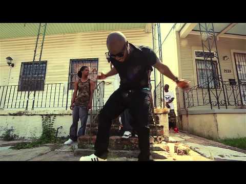 WORLD PREMIERE "LEVELS FT. KING ZOE"