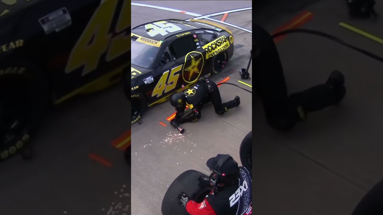 Costly Pit Mistake in NASCAR Action