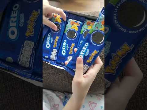 IS THIS A SCAM??? | Oreo X Pokemon #unboxing #oreo #pokemon #foodie #pokemoncards #collection