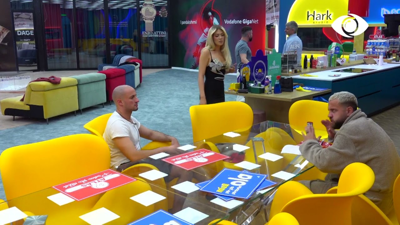 Kristi, kritika për veshjen e Keisit