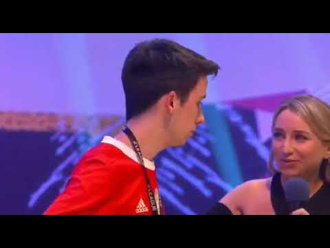 Assista o momento em que Zezinho vence o campeão mundial e conquista o título.