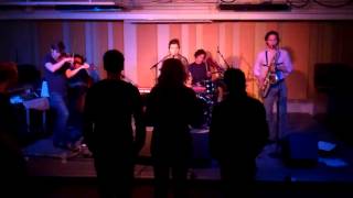 Julia Holter -- Horns Surrounding Me