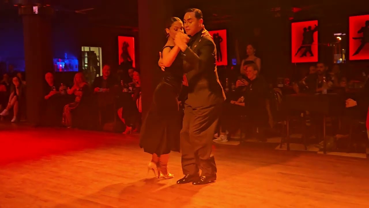 Suyay Quiroga and Jonny Carvajal at Milonga Parakultural (3 of 3)