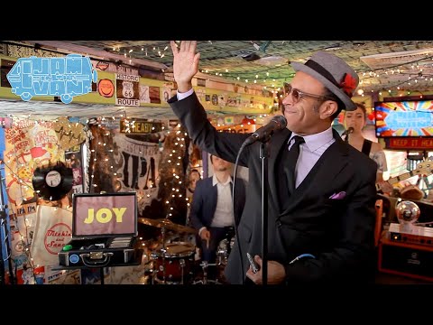 THE REVEREND SHAWN AMOS - "We've Got To Come Together" (Live at JITV HQ in Los Angeles, CA 2018)