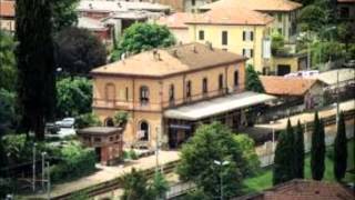 preview picture of video 'Annunci Treni alla Stazione di Mandello Del Lario'