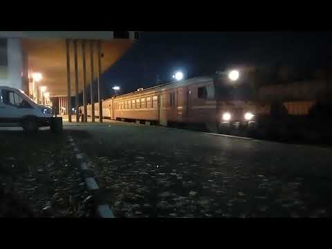 КПВ 70205 от Берковица за Мездра с ЕМВ 32 131/132 на гара Враца