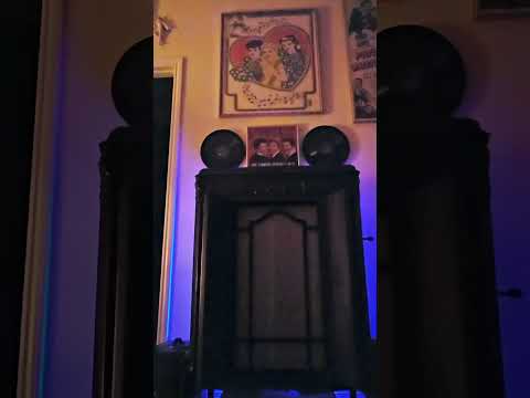 Wake Up And Live - Andrews Sisters w/ Leon Belasco March 1937 Brunswick