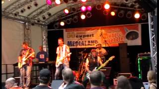 preview picture of video 'Müller Meier Schulze - Gig auf dem Altstadt Kulturfest Korbach - 29.06.2012 - HD Video'