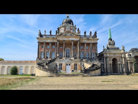 Potsdam. Das Neue Palais ist ein Schloss an der Westseite des Parks Sanssouci und der Universität