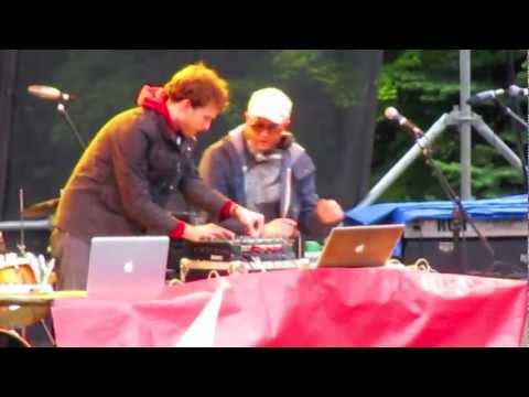 The Hood Internet - Kanye x The Knife + Dre & Snoop x Class Actress (live @ Quadstock 5-21-11)