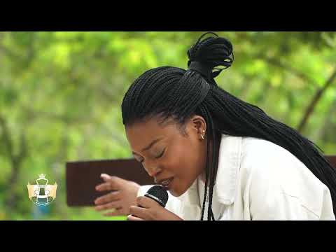 Total Adoration avec Rachel Mukuna