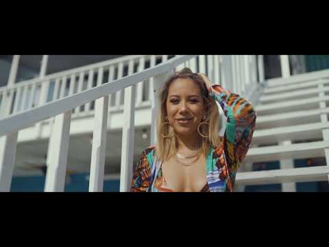 Srta. Dayana - "Hola Mi Amor" (Official Music Video)