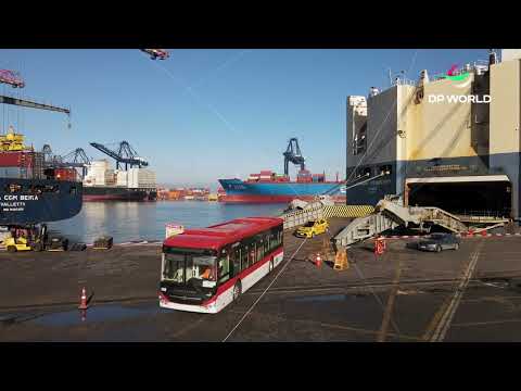 Video: Así fue la descarga en DP World San Antonio de los nuevos buses eléctricos que operarán en Santiago