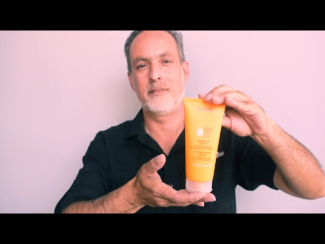 Vídeo relacionado con LABORATORIOS BABÉ - Super Fluid Matificante Fotoprotector SPF 50 | Protector Facial Resistente Al Agua | Crema Solar Rostro Contra Daño Solar | Ideal para Piel Grasa o Con Tendencia Acneica | 50 ml