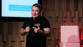Realidade aumentada na educação e a indústria 4.0 | Mauricio Ogawa | TEDxCavaleirosED