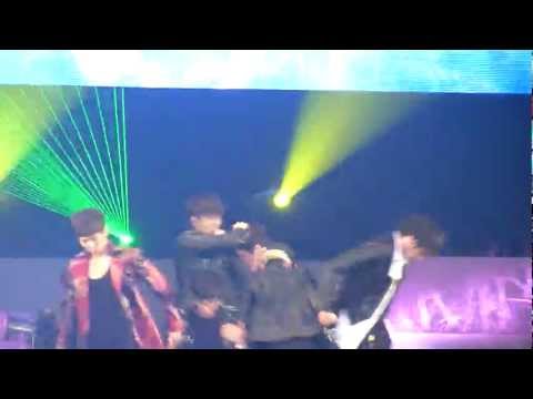 2AM Christmas Concert- I Did Wrong (Short) 20111225