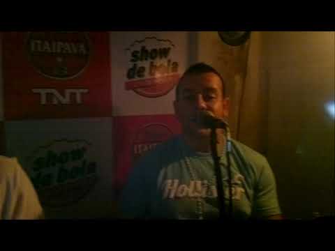 Alexandre Sabará fazendo uma participação com o grupo Na Levada no Show de Bola em 2014!!!