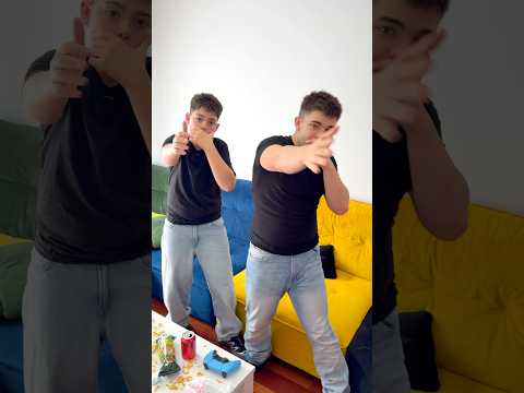 Mi madre nos manda bailar scuba 🤣 #shorts #shortsfeed #shortsvideo #funny