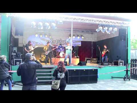 Saliery - Zlomená křídla