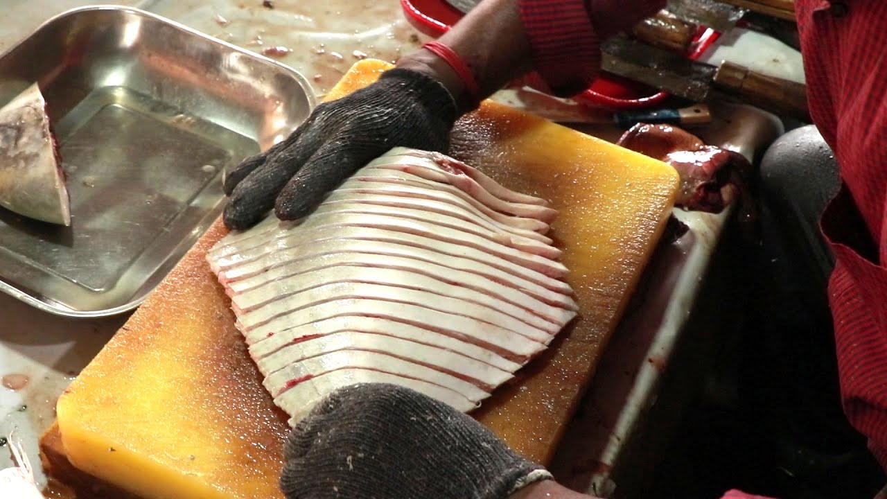 Perfect White Pomfret Fish Slicing | Stylish and Fastest Big White Pomfret Fish Slicing